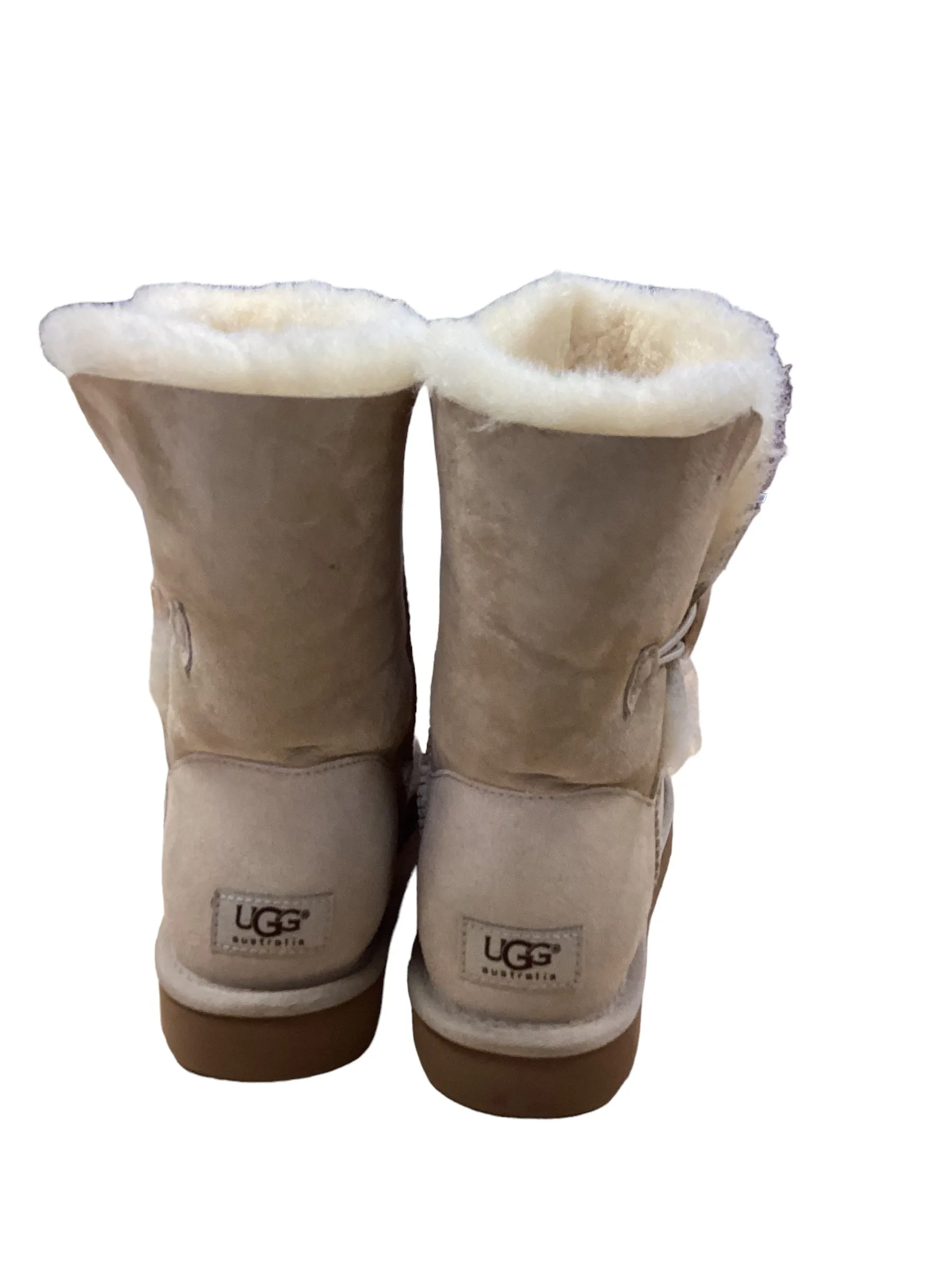 Beige Boots Ankle Flats Ugg, Size 10