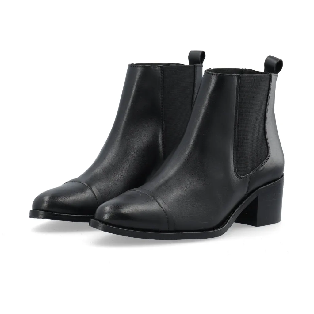 Biacarol Black Dress Chelsea Boots