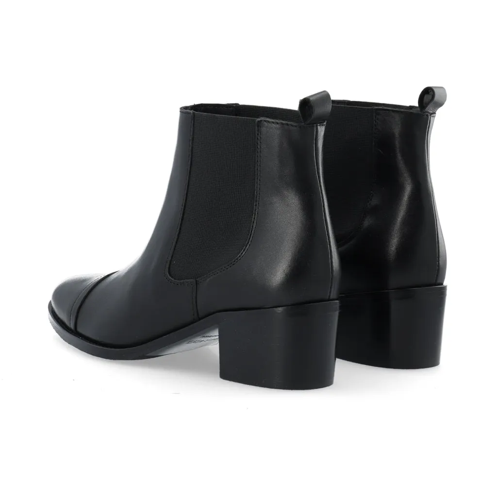 Biacarol Black Dress Chelsea Boots