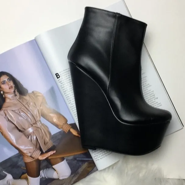 Black Matte Ankle 16 cm Wedge Booties