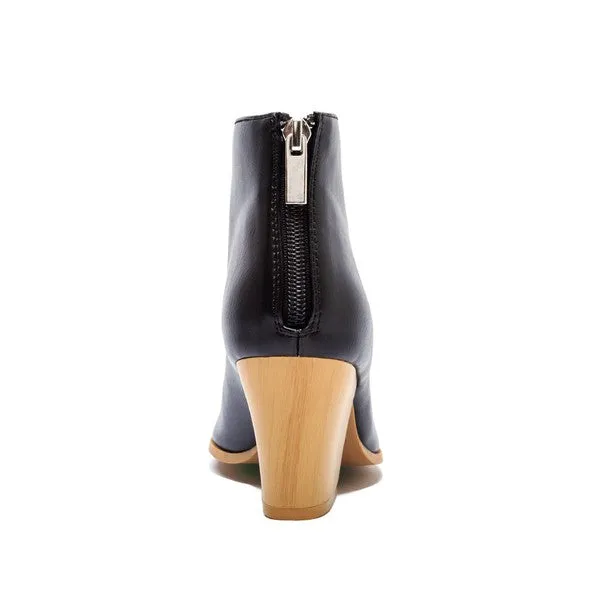 Qupid Nava Block Heel V Notch Boots