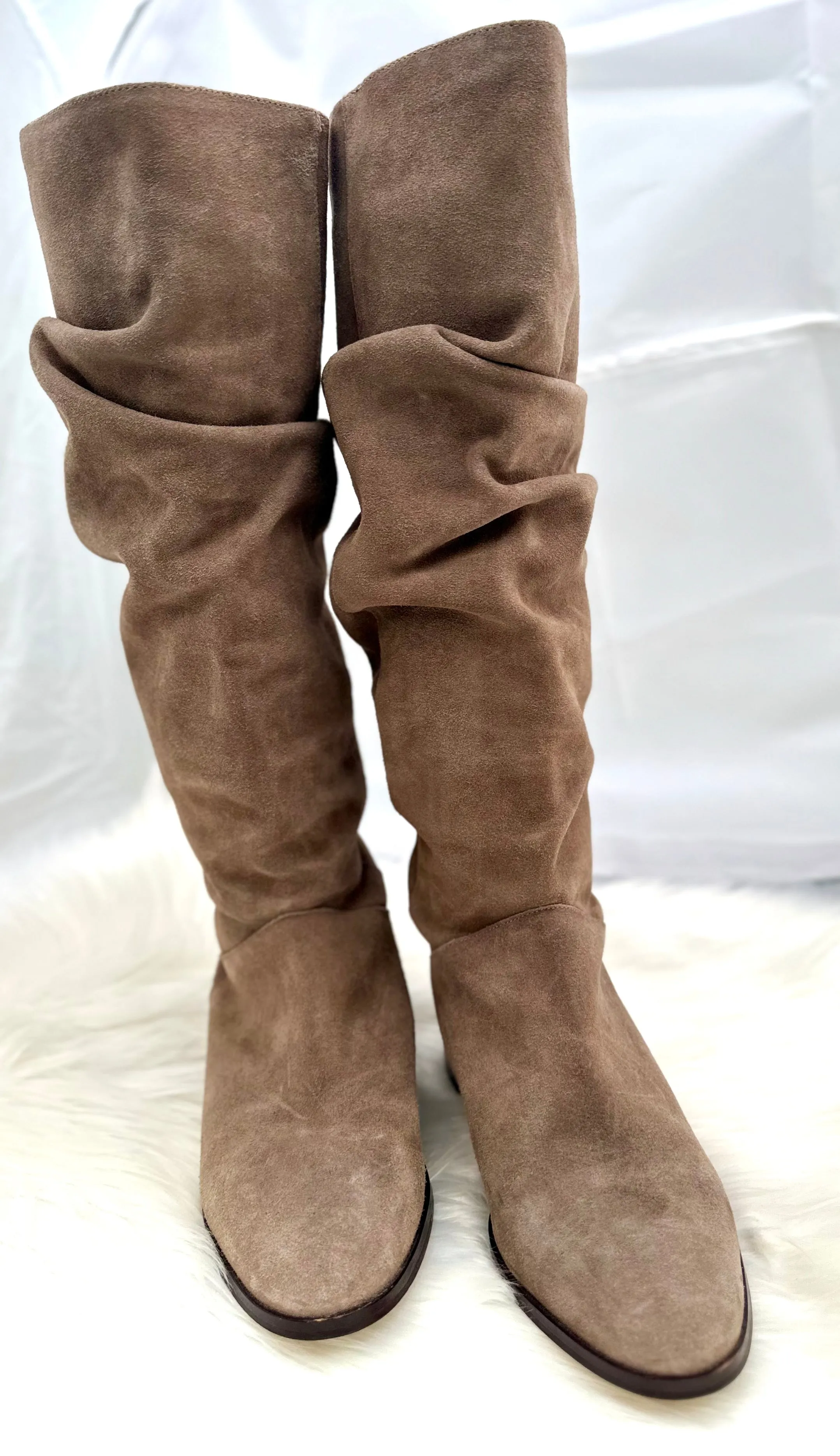 Saks Fifth Avenue Knee Hihg boots size 40 (preowned)